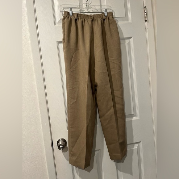 Vintage 2 Piece Alfred Dunner Set - Jacket and Pants - Size Petite 12 - Picture 9 of 11